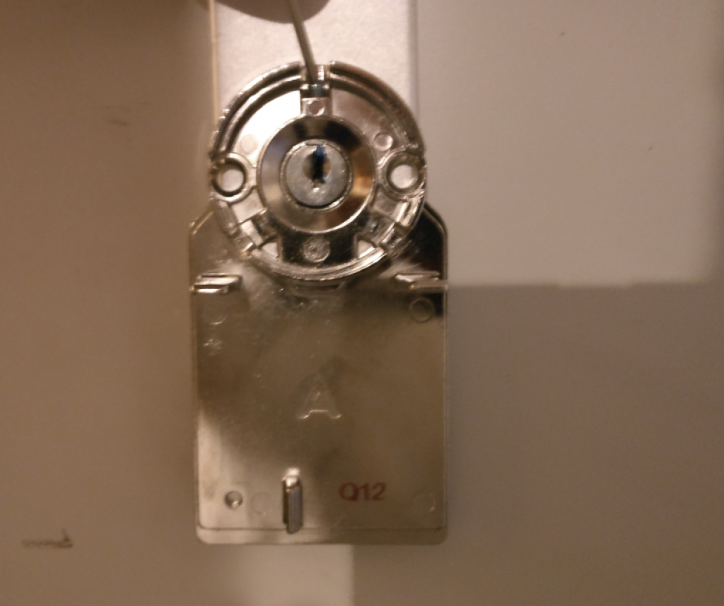 smart-home-openhab-2-nuki-smart-lock-installation-screw
